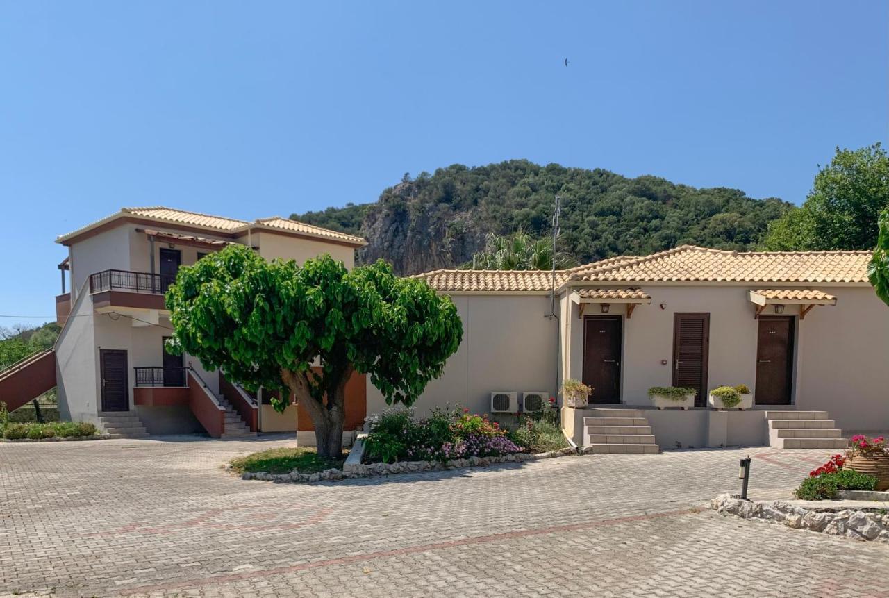 Riviera Perdika Hotel Bagian luar foto